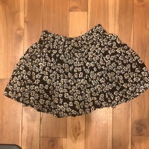 Brandy Melville daisy mini skirt